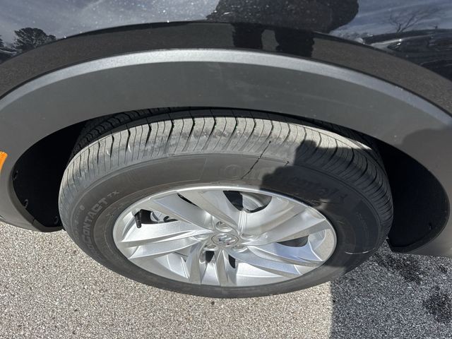 Buick Envista Vehicle Full-screen Gallery Image 10