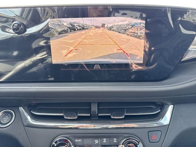 Buick Envista Vehicle Full-screen Gallery Image 17