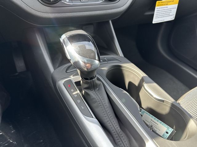 Buick Envista Vehicle Full-screen Gallery Image 19