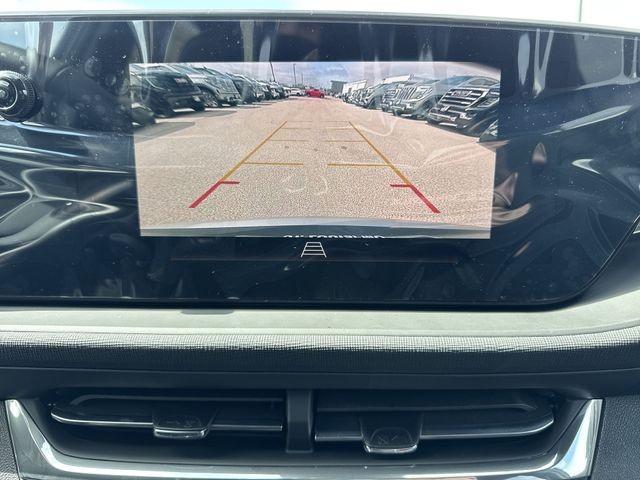 Buick Envista Vehicle Full-screen Gallery Image 17