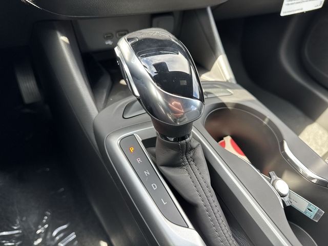 Buick Envista Vehicle Full-screen Gallery Image 19