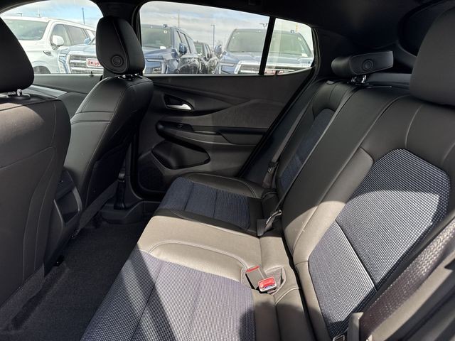 Buick Envista Vehicle Full-screen Gallery Image 21