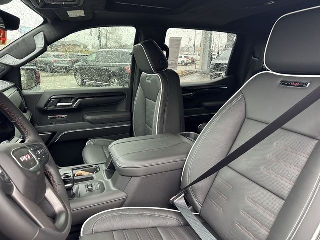 GMC Sierra 1500 Vehicle Full-screen Gallery Image 11