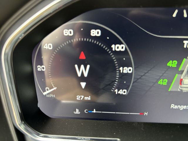 GMC Sierra 1500 Vehicle Full-screen Gallery Image 15