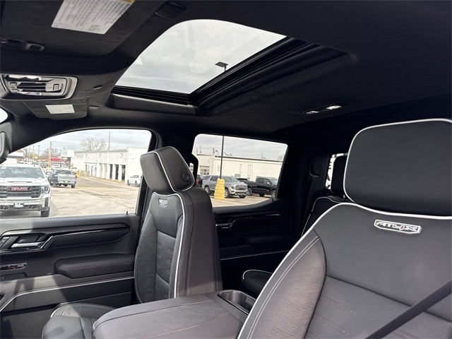 GMC Sierra 1500 Vehicle Full-screen Gallery Image 22