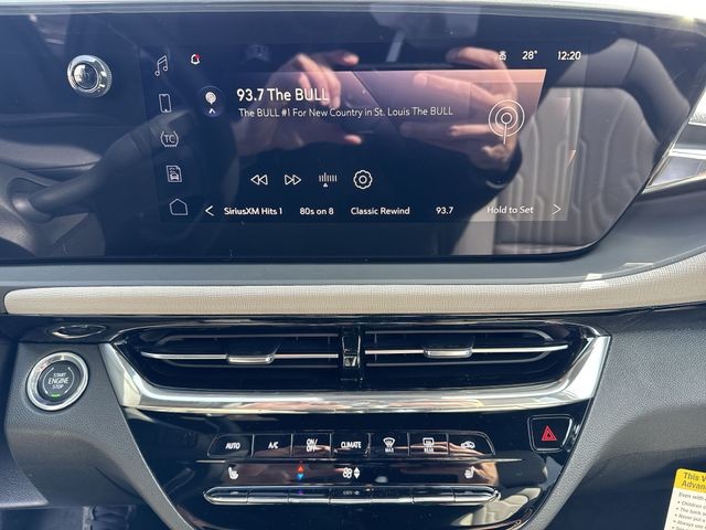 Buick Envista Vehicle Full-screen Gallery Image 16