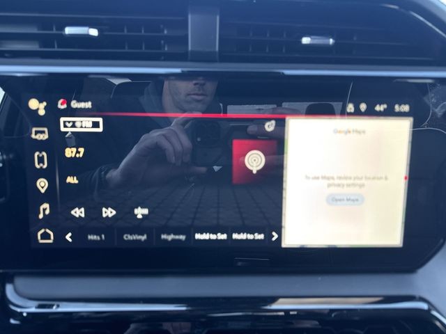 GMC Sierra 1500 Vehicle Full-screen Gallery Image 16