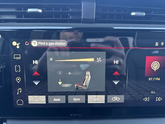 GMC Sierra 1500 Vehicle Full-screen Gallery Image 19