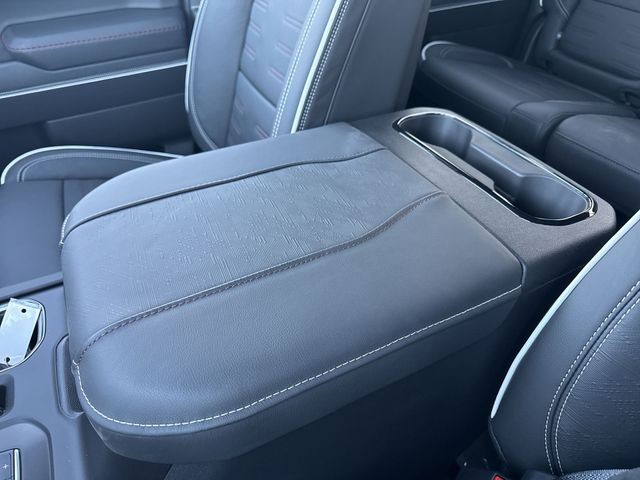 GMC Sierra 1500 Vehicle Full-screen Gallery Image 21