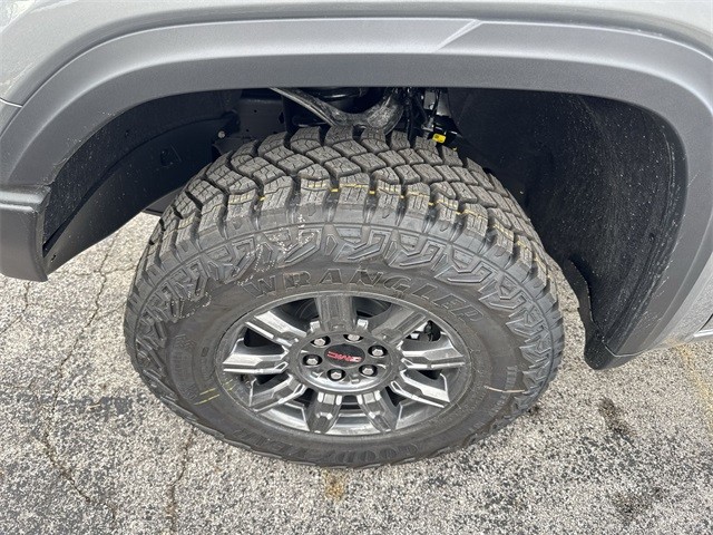 GMC Sierra 1500 Vehicle Full-screen Gallery Image 10