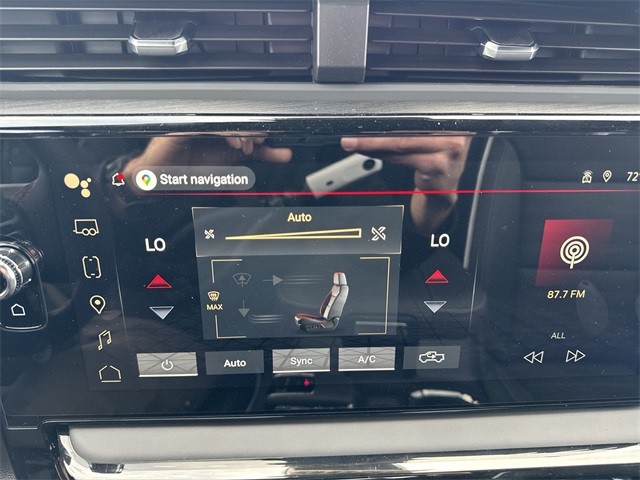 GMC Sierra 1500 Vehicle Full-screen Gallery Image 19