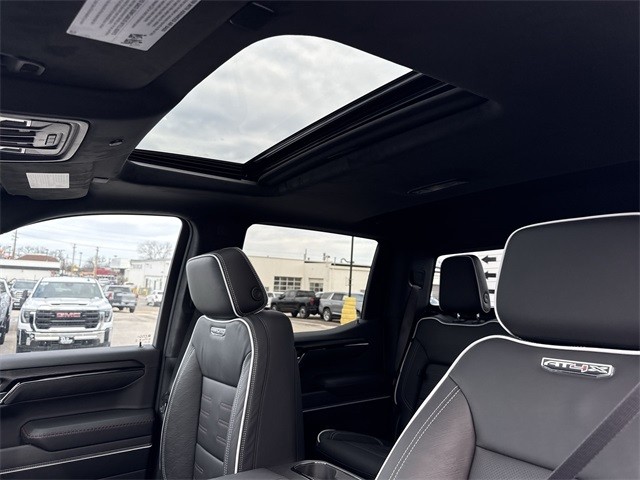 GMC Sierra 1500 Vehicle Full-screen Gallery Image 22