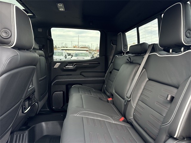 GMC Sierra 1500 Vehicle Full-screen Gallery Image 23