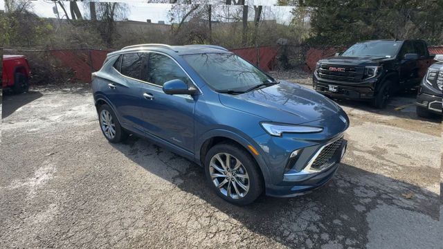 Buick Encore GX Vehicle Full-screen Gallery Image 02