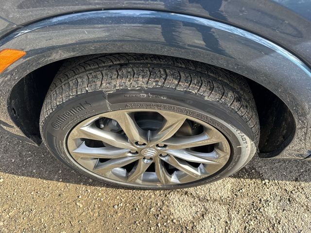 Buick Encore GX Vehicle Full-screen Gallery Image 10