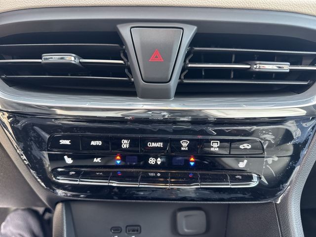 Buick Encore GX Vehicle Full-screen Gallery Image 18