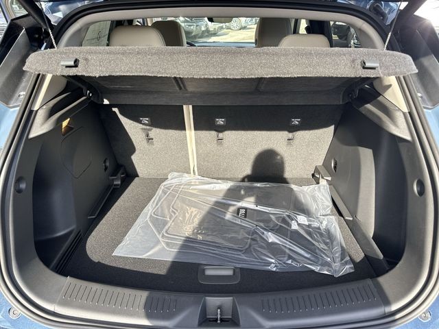 Buick Encore GX Vehicle Full-screen Gallery Image 22