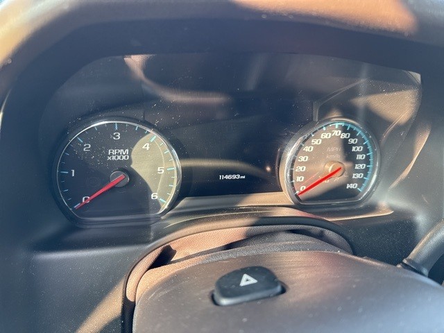 GMC Yukon XL Vehicle Full-screen Gallery Image 09