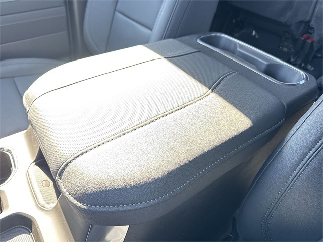 GMC Sierra 1500 Vehicle Full-screen Gallery Image 21