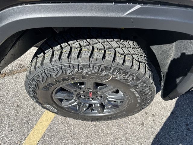 GMC Sierra 1500 Vehicle Full-screen Gallery Image 10