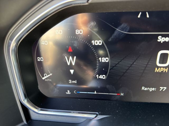 GMC Sierra 1500 Vehicle Full-screen Gallery Image 15