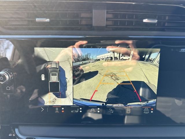 GMC Sierra 1500 Vehicle Full-screen Gallery Image 17