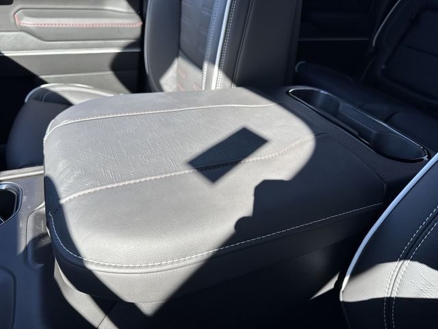 GMC Sierra 1500 Vehicle Full-screen Gallery Image 20