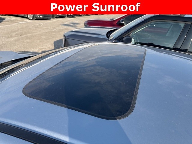 Acura TLX Vehicle Full-screen Gallery Image 09