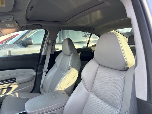 Acura TLX Vehicle Full-screen Gallery Image 11