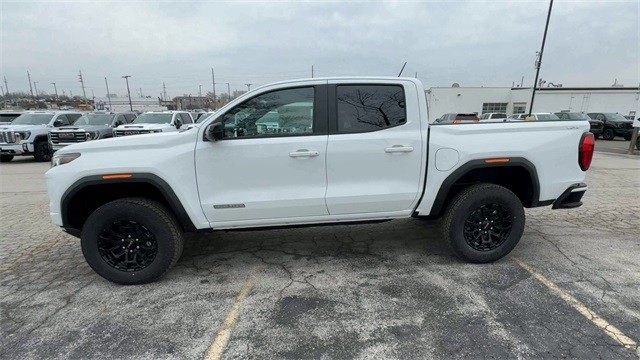 GMC Canyon Vehicle Full-screen Gallery Image 05