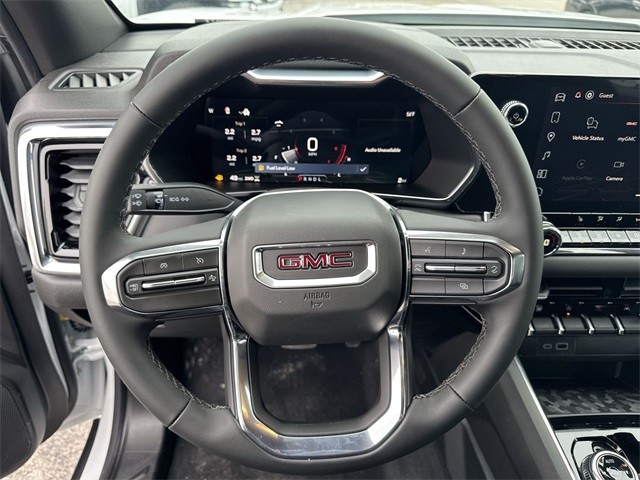 GMC Canyon Vehicle Full-screen Gallery Image 14