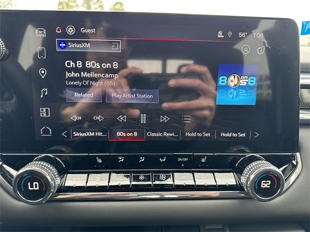 GMC Canyon Vehicle Full-screen Gallery Image 16