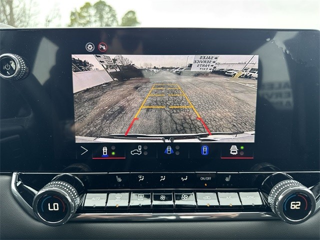 GMC Canyon Vehicle Full-screen Gallery Image 17