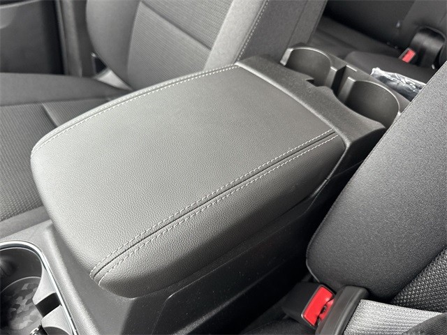 GMC Canyon Vehicle Full-screen Gallery Image 21