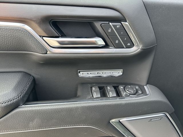 GMC Sierra 1500 Vehicle Full-screen Gallery Image 13