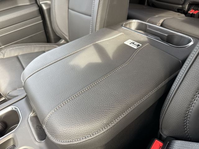 GMC Sierra 1500 Vehicle Full-screen Gallery Image 21