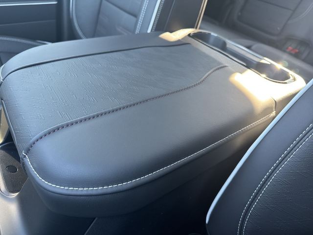 GMC Sierra 1500 Vehicle Full-screen Gallery Image 21