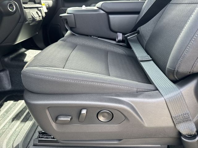 GMC Sierra 1500 Vehicle Full-screen Gallery Image 12