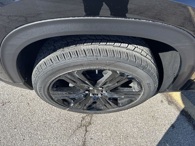 GMC Acadia Vehicle Full-screen Gallery Image 10