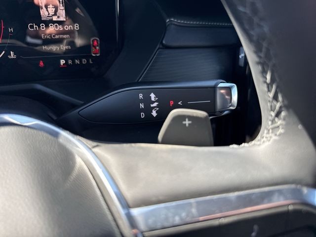 GMC Acadia Vehicle Full-screen Gallery Image 20