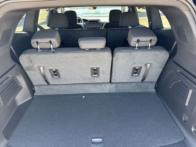 GMC Acadia Vehicle Full-screen Gallery Image 24