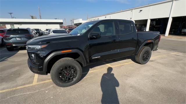 GMC Canyon Vehicle Full-screen Gallery Image 04