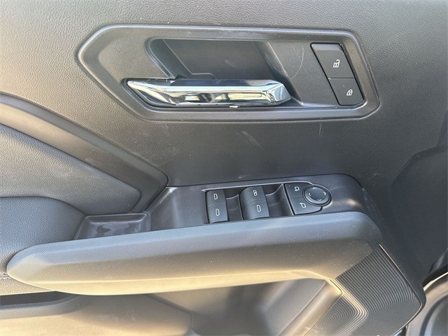 GMC Canyon Vehicle Full-screen Gallery Image 13