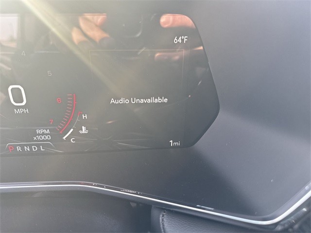 GMC Canyon Vehicle Full-screen Gallery Image 15