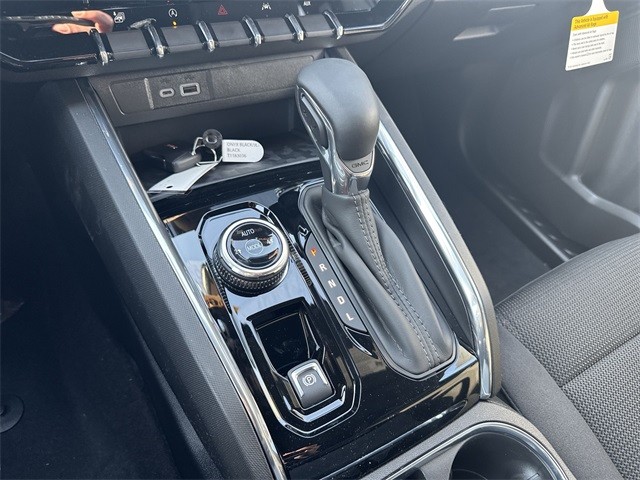 GMC Canyon Vehicle Full-screen Gallery Image 20