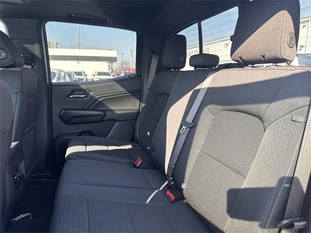 GMC Canyon Vehicle Full-screen Gallery Image 23