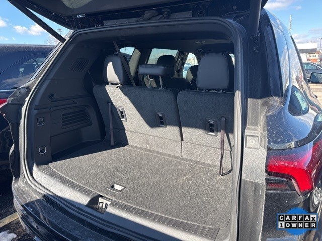 Buick Enclave Vehicle Full-screen Gallery Image 03