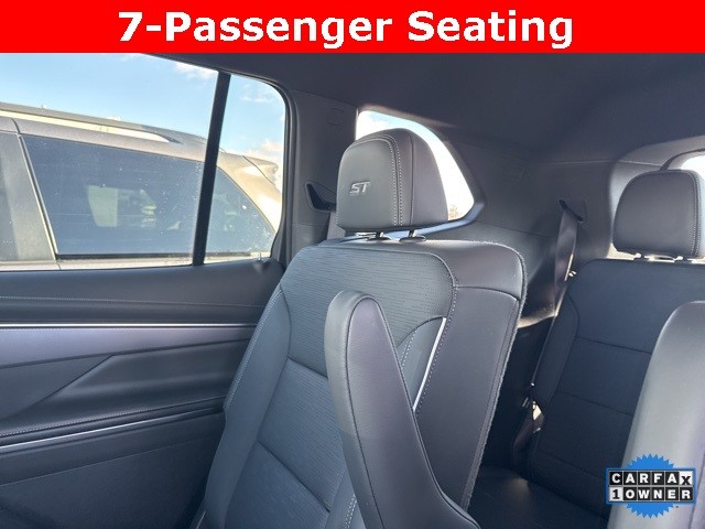 Buick Enclave Vehicle Full-screen Gallery Image 05