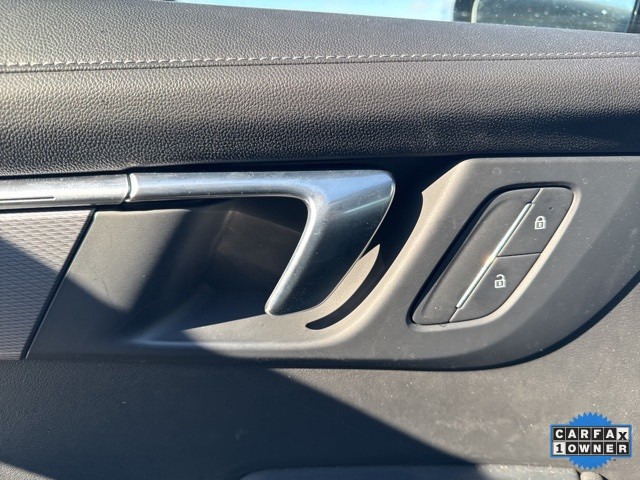 Buick Enclave Vehicle Full-screen Gallery Image 10