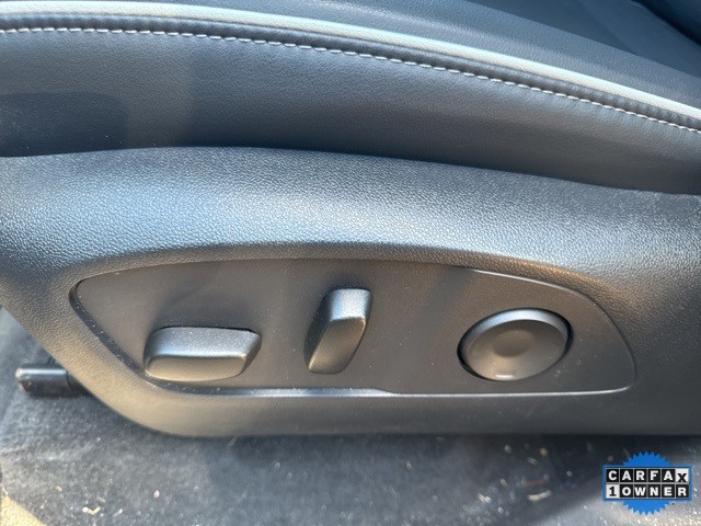 Buick Enclave Vehicle Full-screen Gallery Image 13